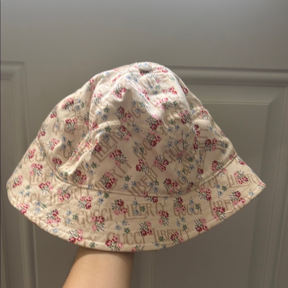 Gucci Floral Print Hat - Cream and Pink